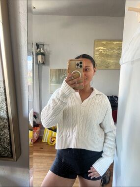 Sunday Best Ivory Cable V‑Neck Collared Sweater crop